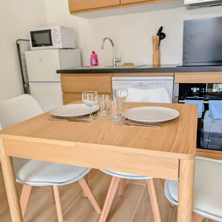 Maisonnette Proche Centre Et *