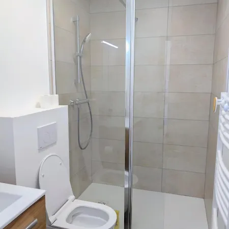 Maisonnette Proche Centre Et *